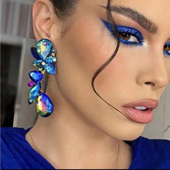 New ZARA Exciters peach rhinestone earrings - Picture 2 of 9